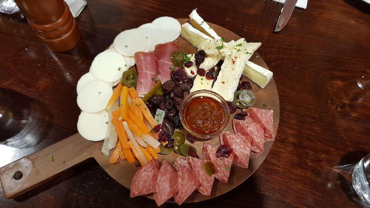 Equinox Bar & Restaurant - Photo 8