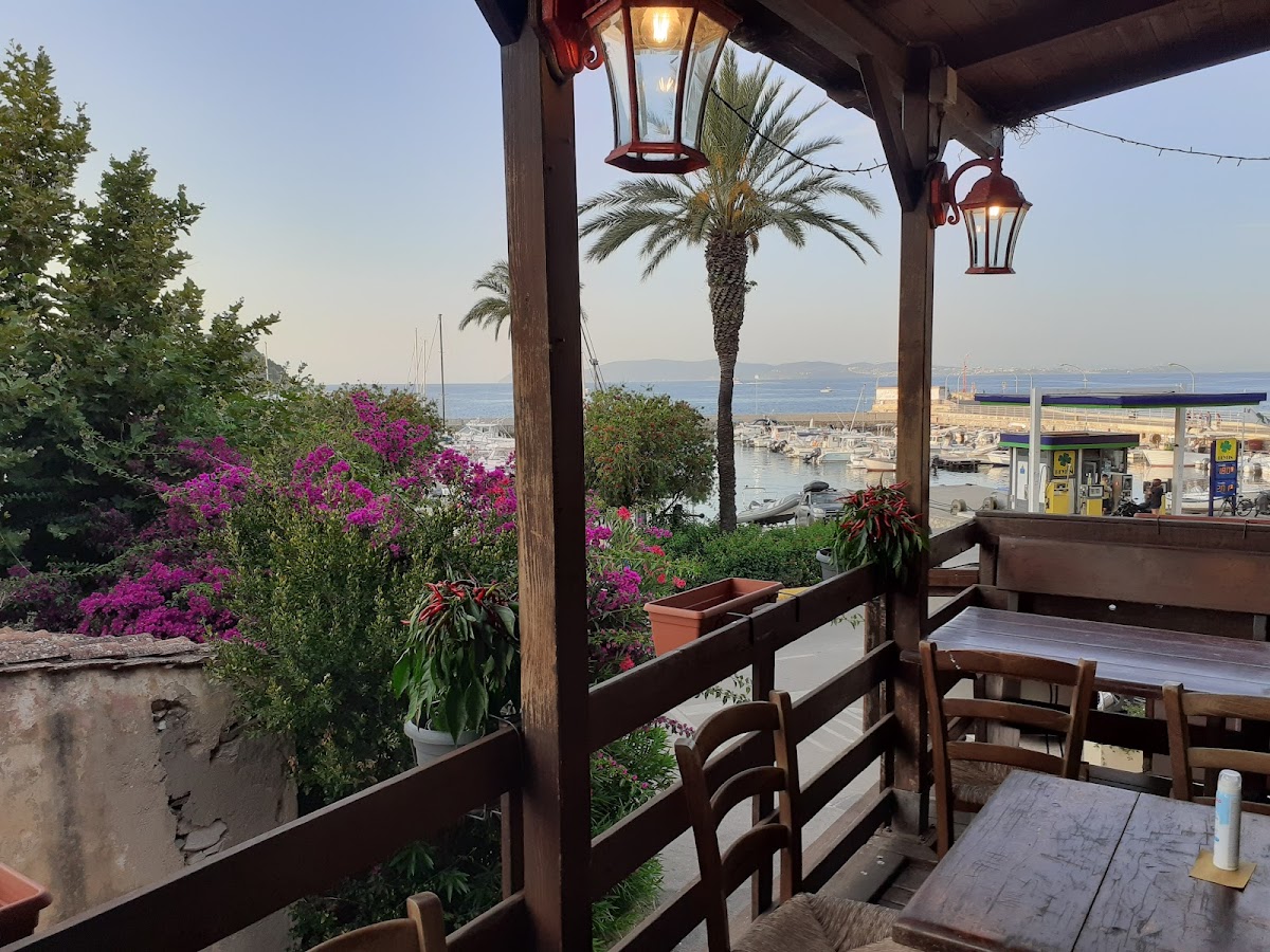 Mahe' - Ristorante&Pub - Photo 2