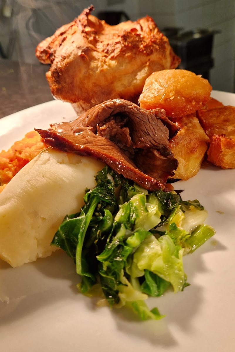 The Red Lion Bar & Restaurant - Photo 9