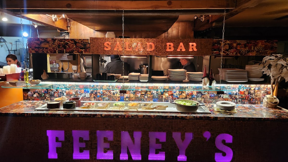 Feeney's Restaurant & Bar - Photo 4
