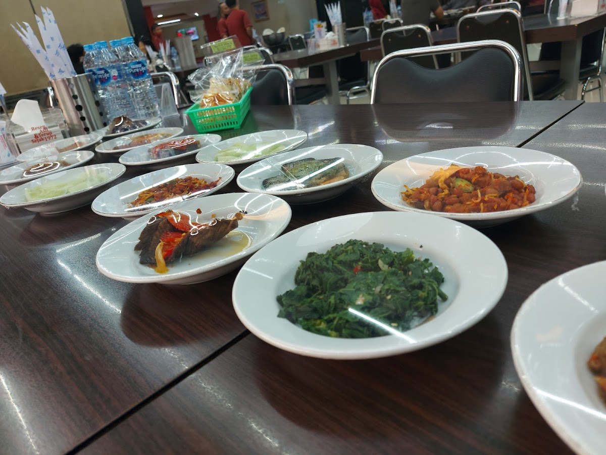 Restoran Sederhana Rawamangun - Photo 4