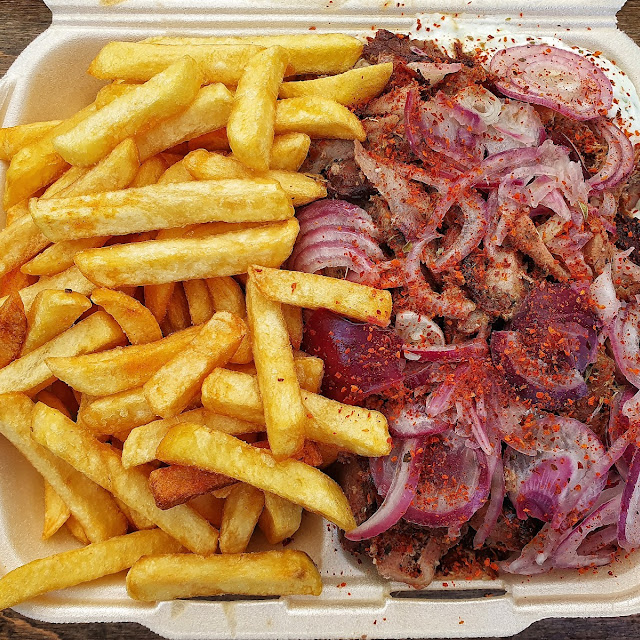 Gyros Mit Pommes Und Tzatziki