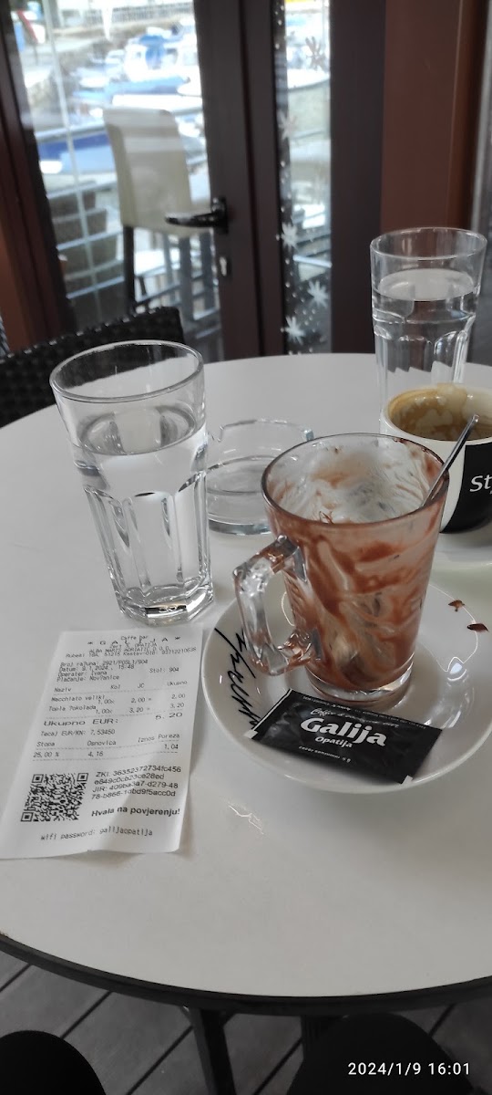 Galley Cafe Bar - Photo 8