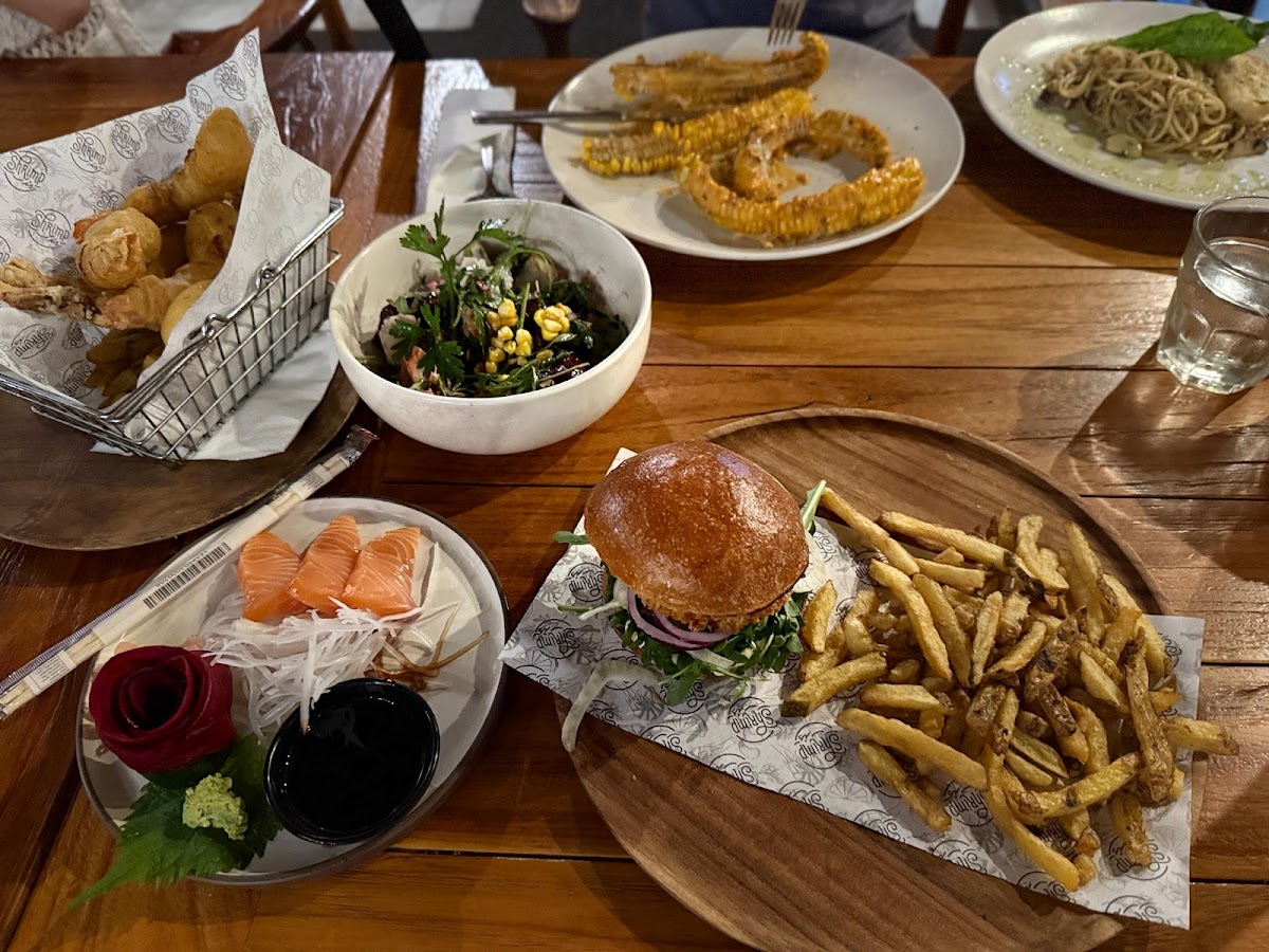 Shrimpis Restaurant - Photo 2