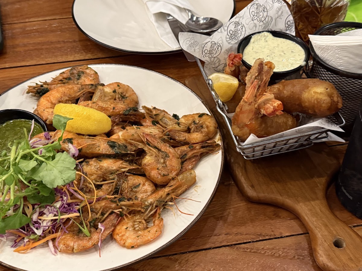 Shrimpis Restaurant - Photo 4