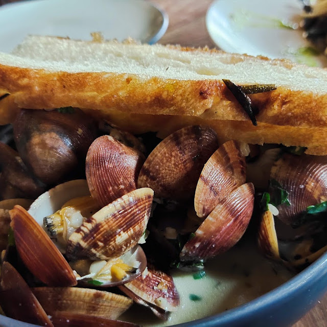 Clam Pot