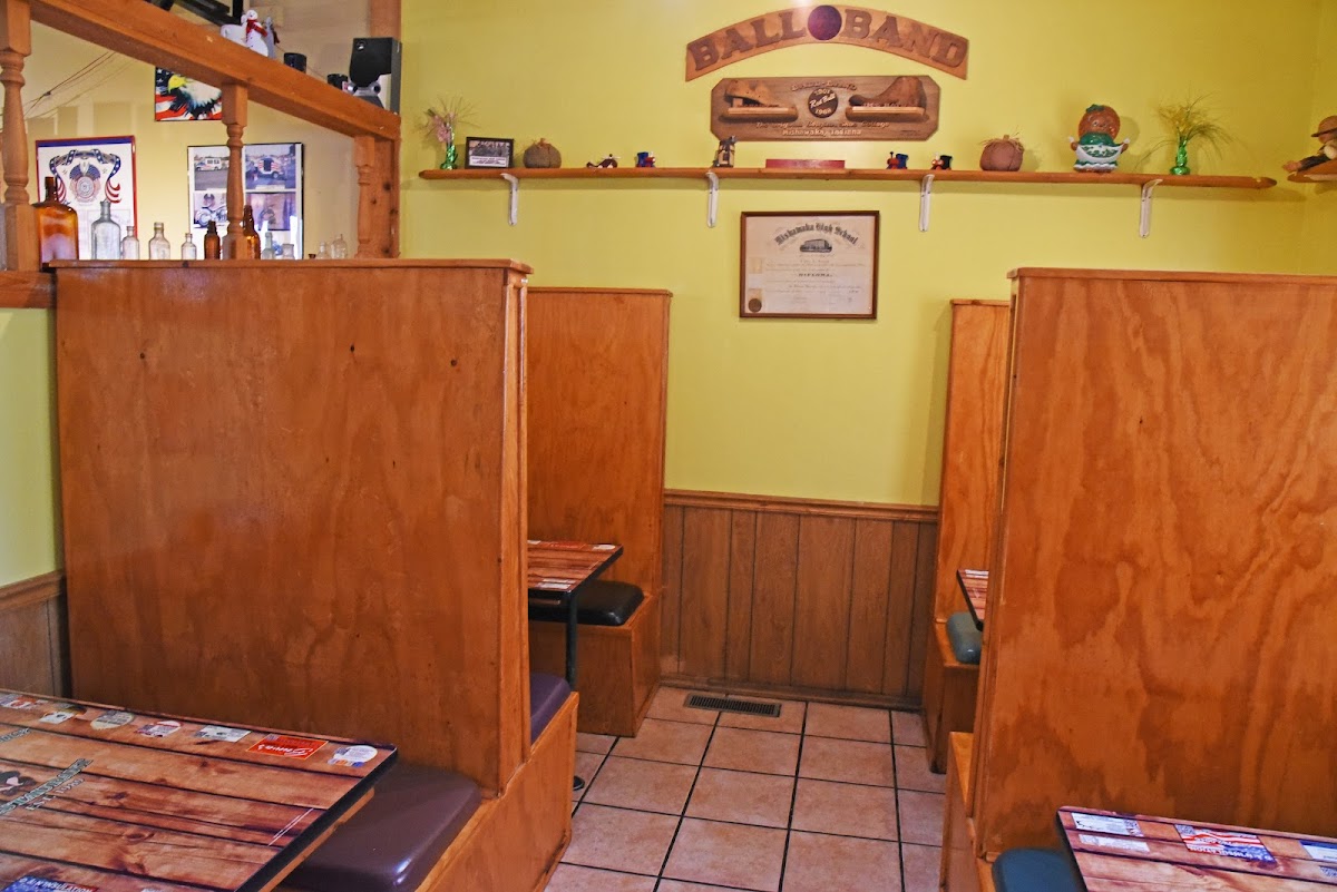 Macadoo's Family Restaurant - Photo 6