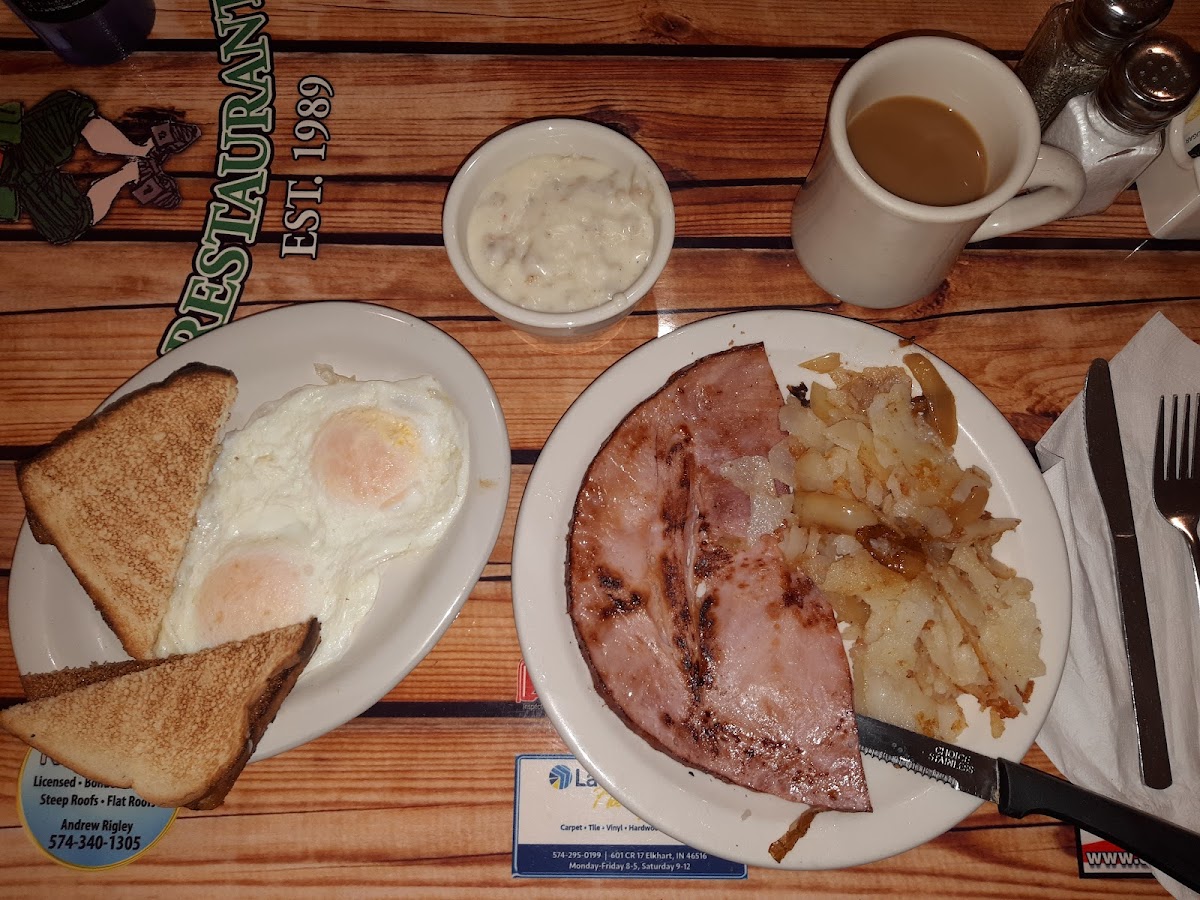 Macadoo's Family Restaurant - Photo 7