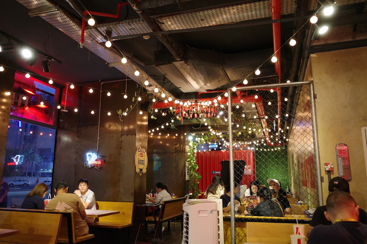 Dampa Seafood Grill - Abu Dhabi - Photo 6