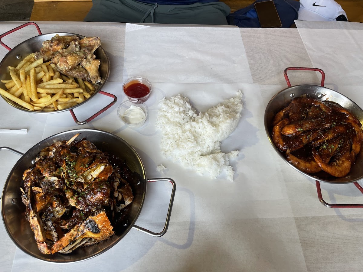 Dampa Seafood Grill - Abu Dhabi - Photo 8