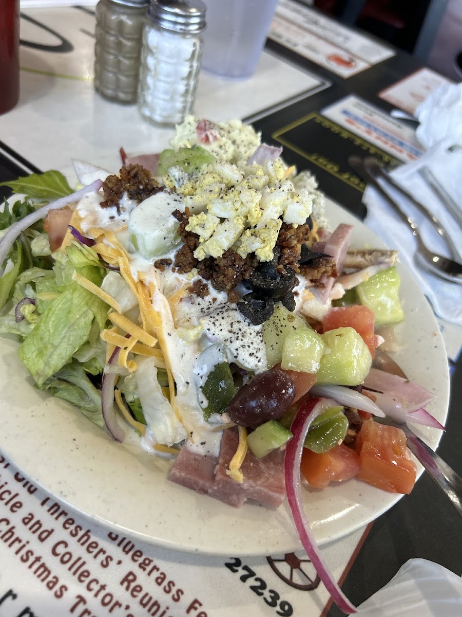 Spiros Family Restaurant - Photo 8