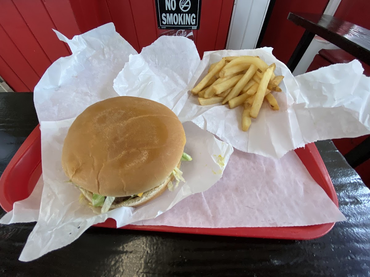 Tim's Drive Inn - Photo 8