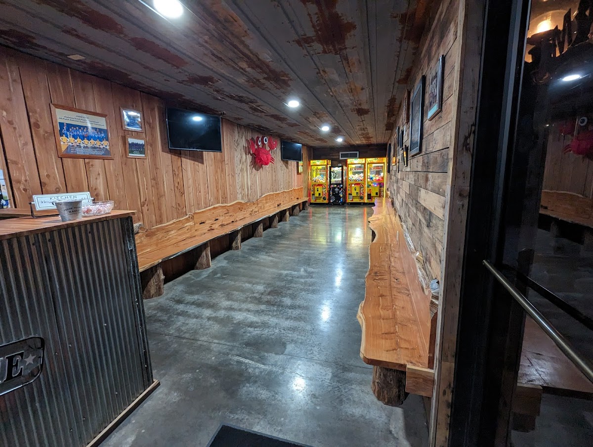 Kretzer's Grill and Bar - Photo 4