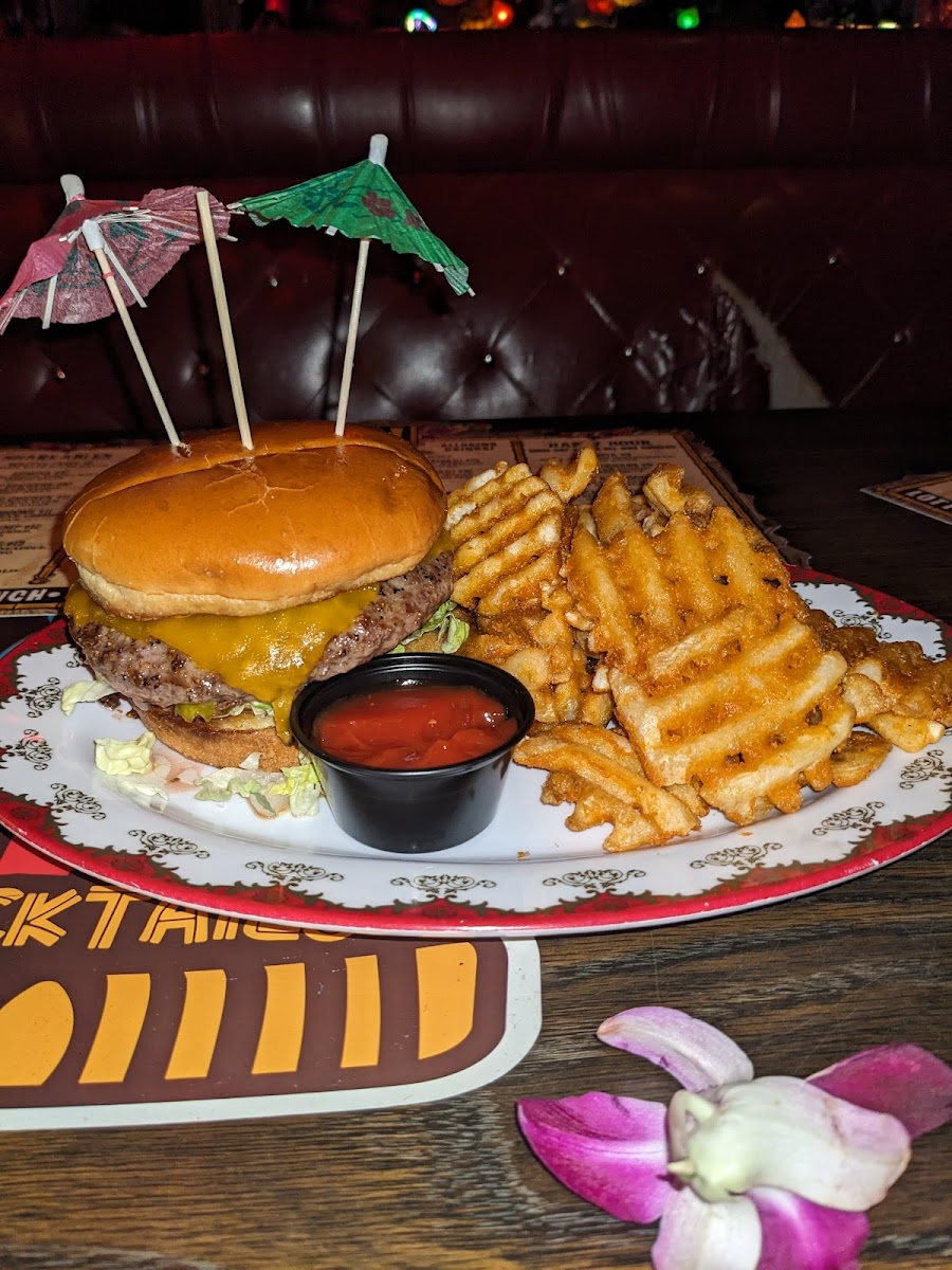 The Alibi Tiki Lounge - Photo 7