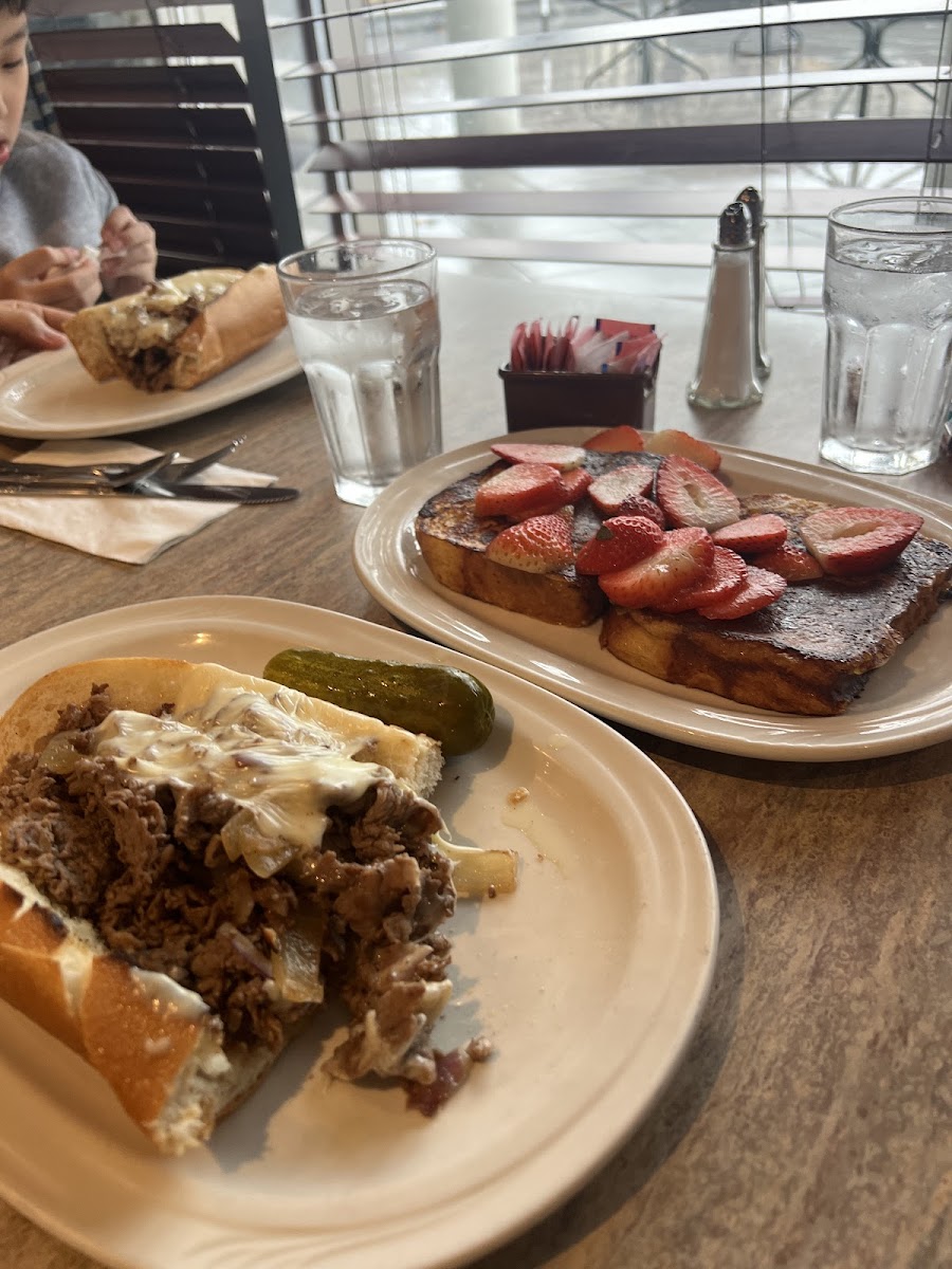 Little Pete's - Photo 5