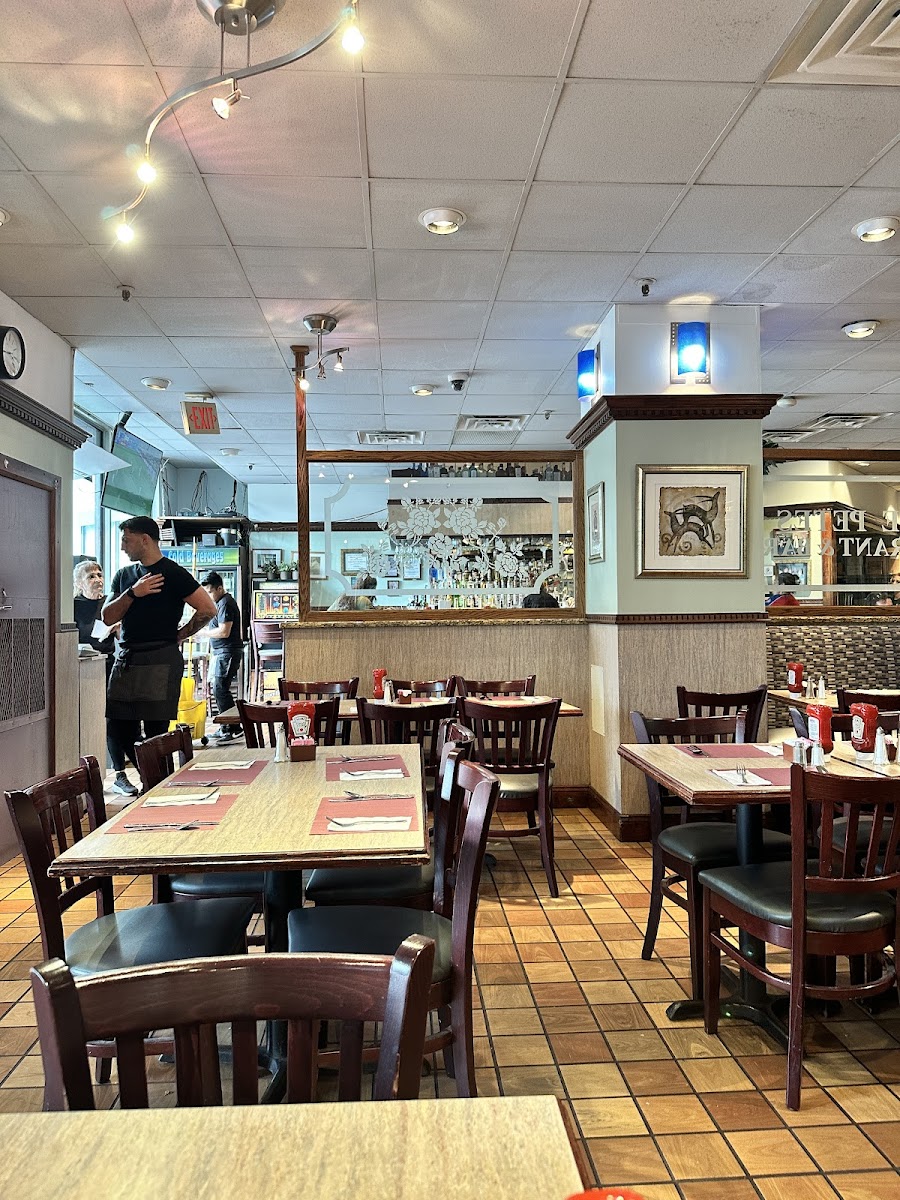 Little Pete's - Photo 7