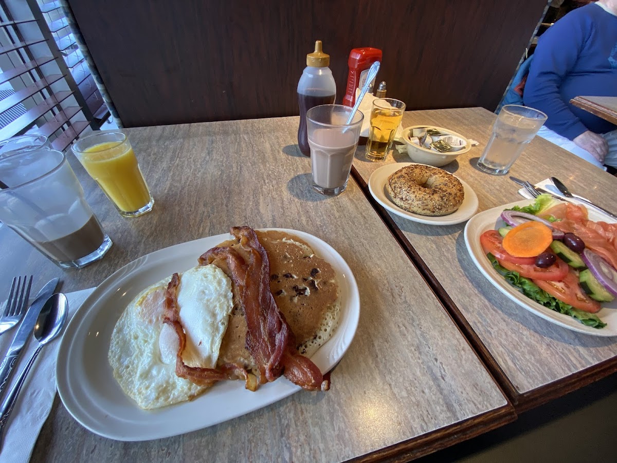 Little Pete's - Photo 8