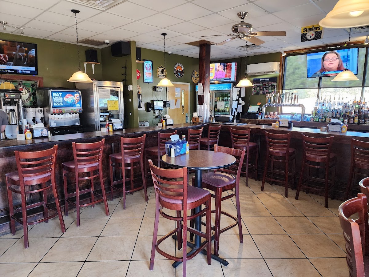 Tavern Clayton - Photo 3