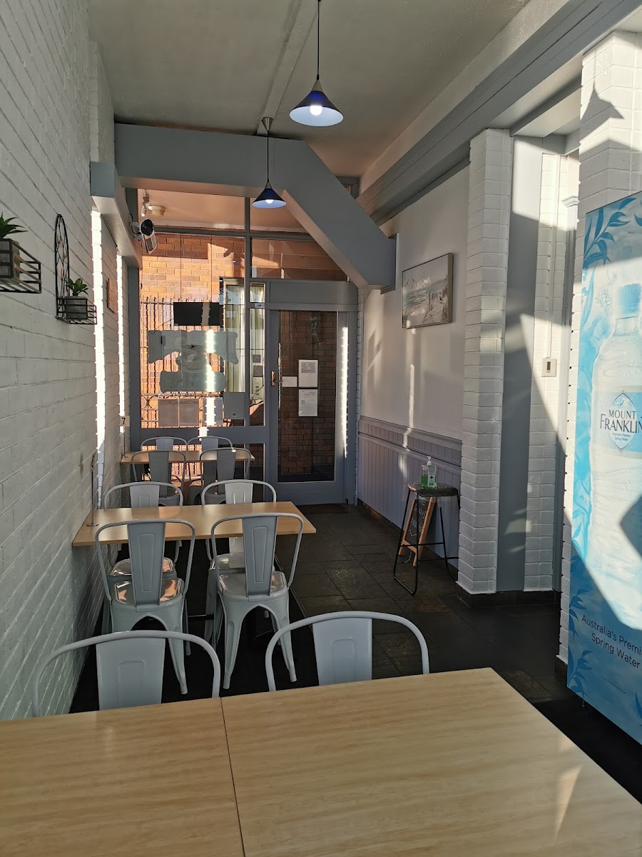 Napoli Cafe - Photo 9
