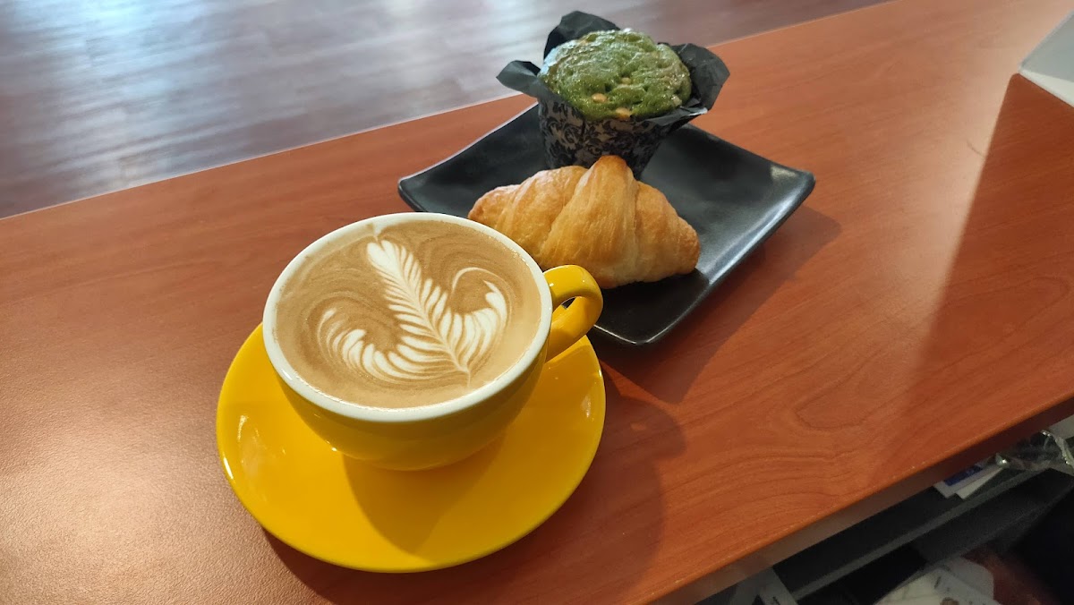 Zodiacs Cafe - Photo 9