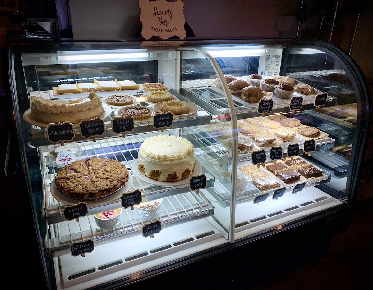 Lido Café and Bakery - Photo 9