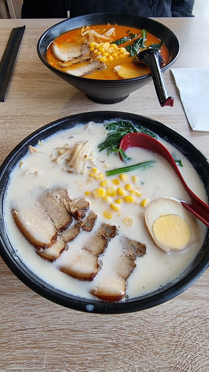 Yo! Sushi & Ramen 有面 - Photo 6