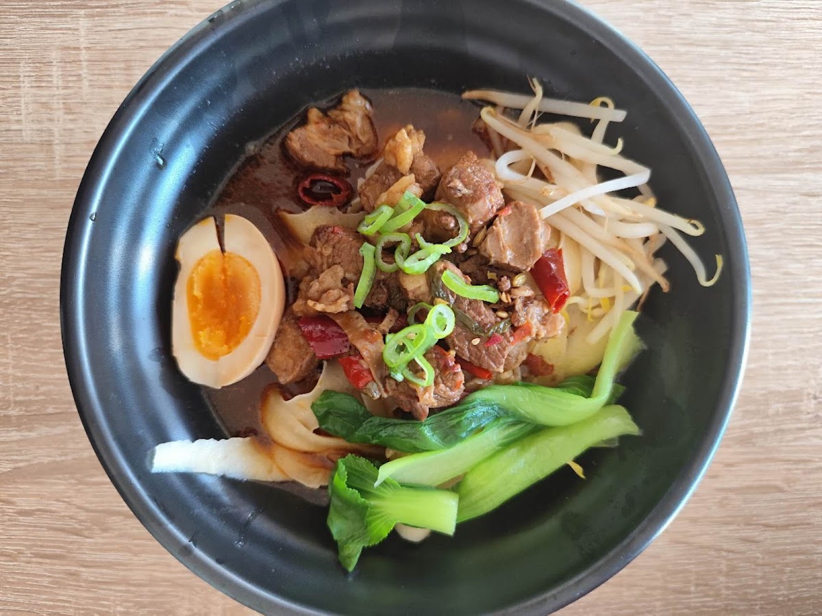 Yo! Sushi & Ramen 有面 - Photo 7
