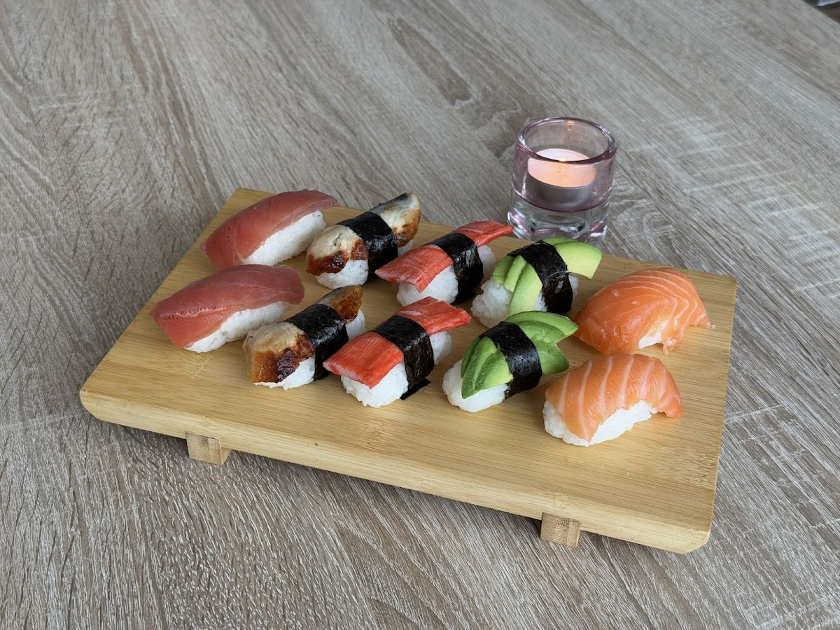 Yo! Sushi & Ramen 有面 - Photo 8
