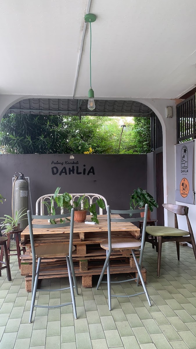 Dahlia x Kopi Selayang
