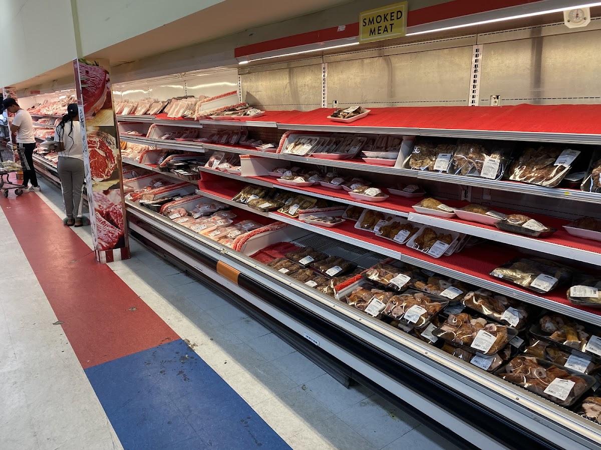 Saraga International Grocery - Photo 3