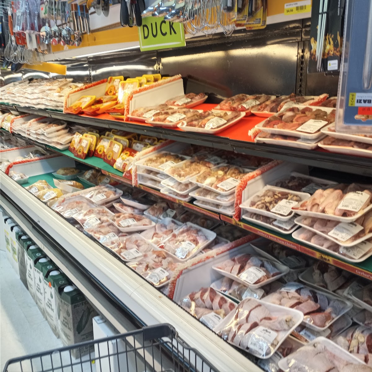 Saraga International Grocery - Photo 7