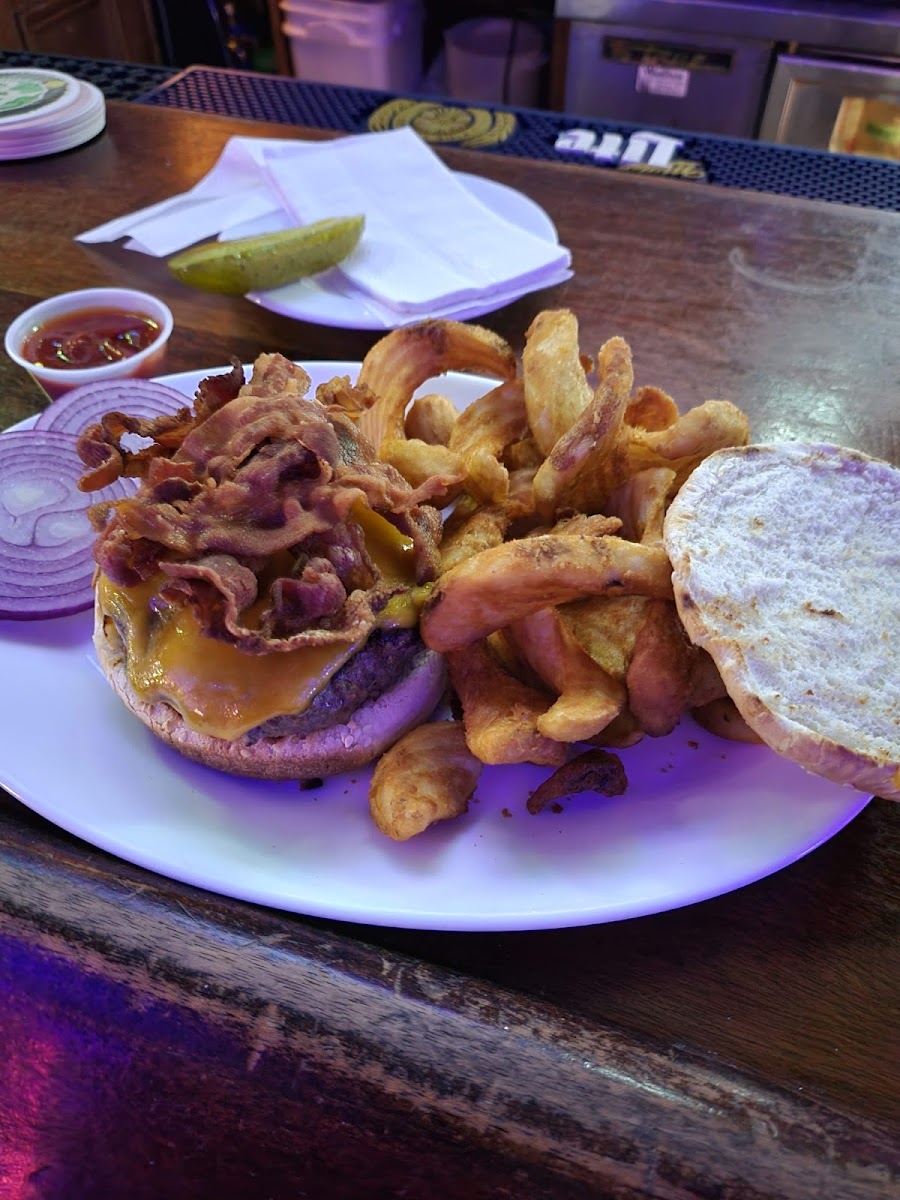 Barfly - Photo 7