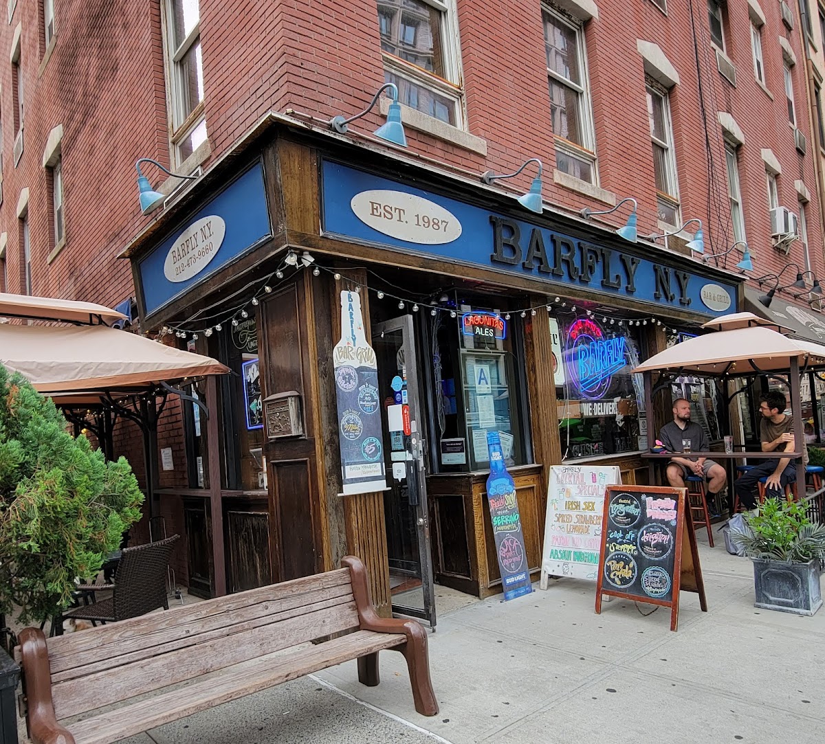 Barfly - Photo 8