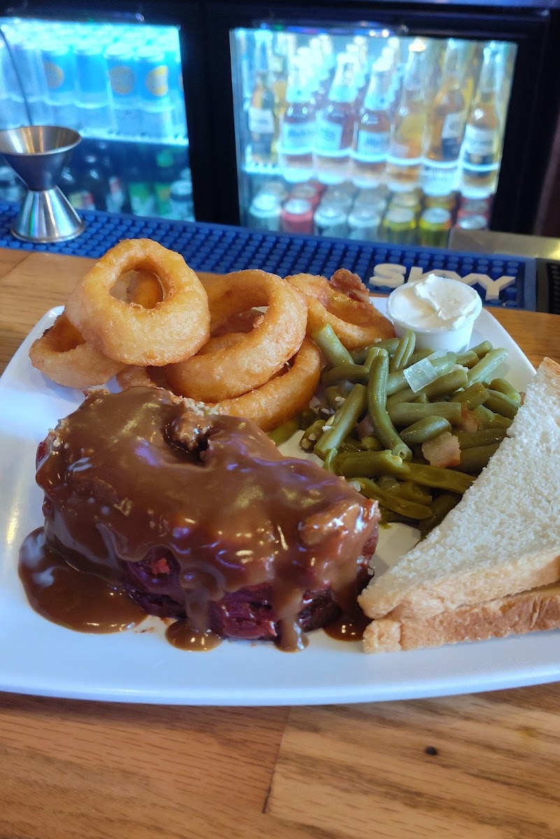 Arlin's Bar & Garden - Photo 9