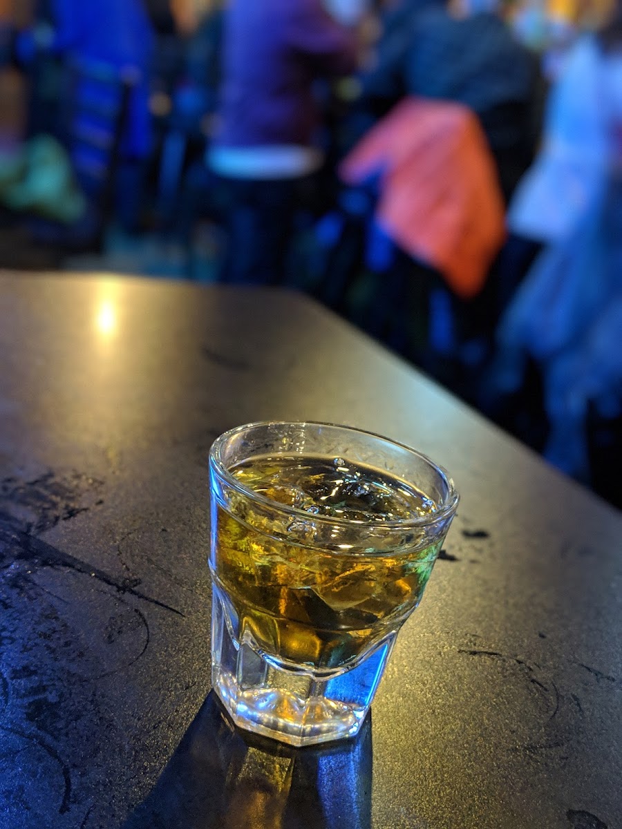 Arlin's Bar & Garden - Photo 1