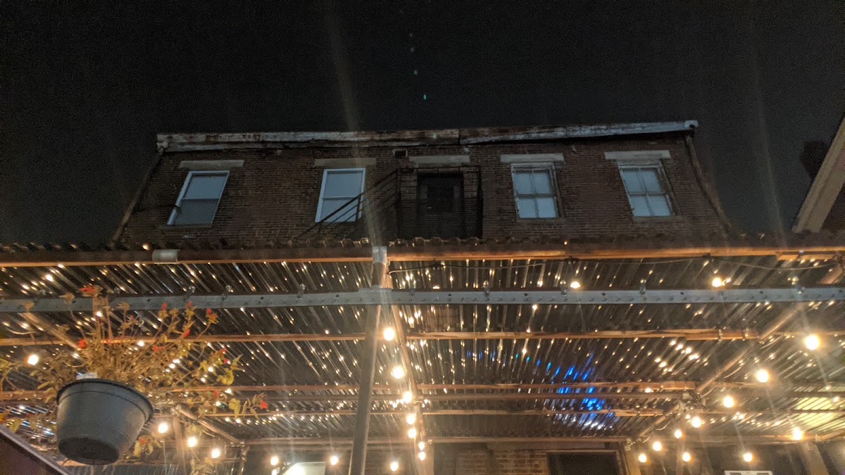 Arlin's Bar & Garden - Photo 6