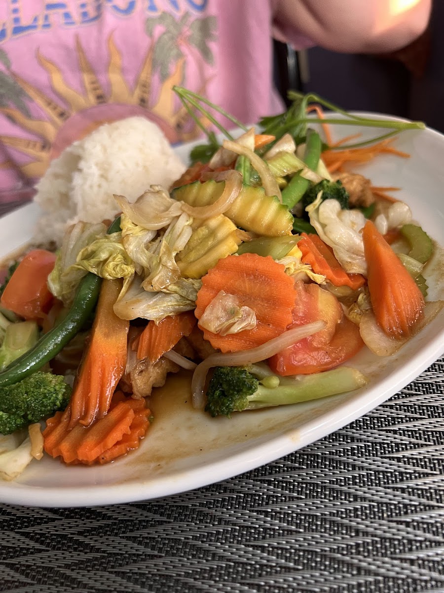 TaKhrai Thai Cafe - Photo 2