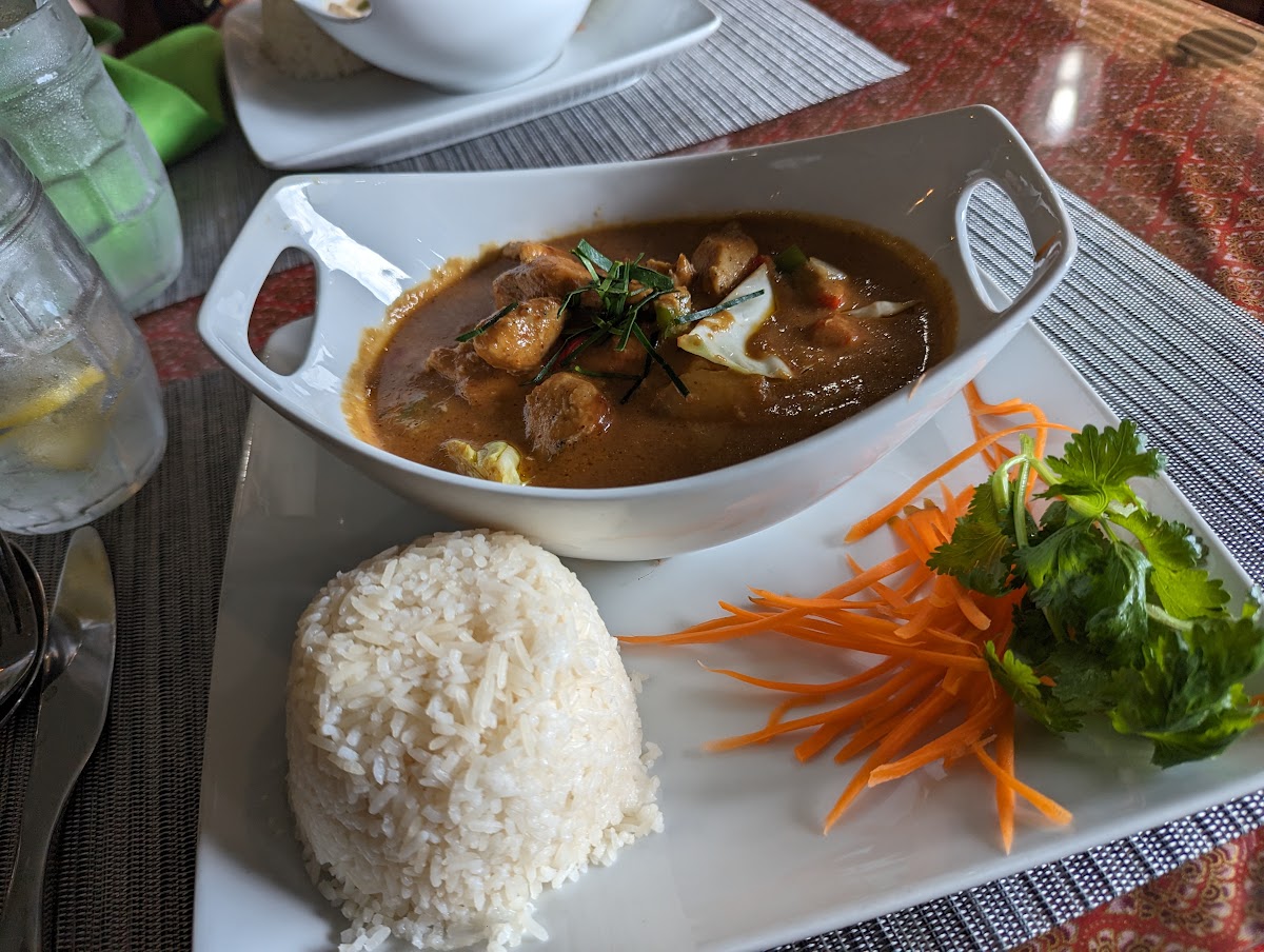 TaKhrai Thai Cafe - Photo 3