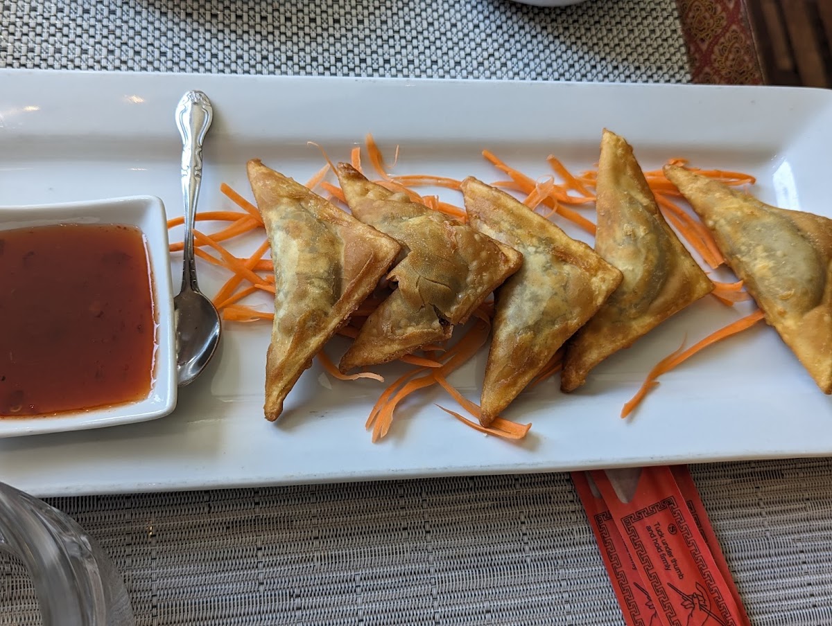 TaKhrai Thai Cafe - Photo 6