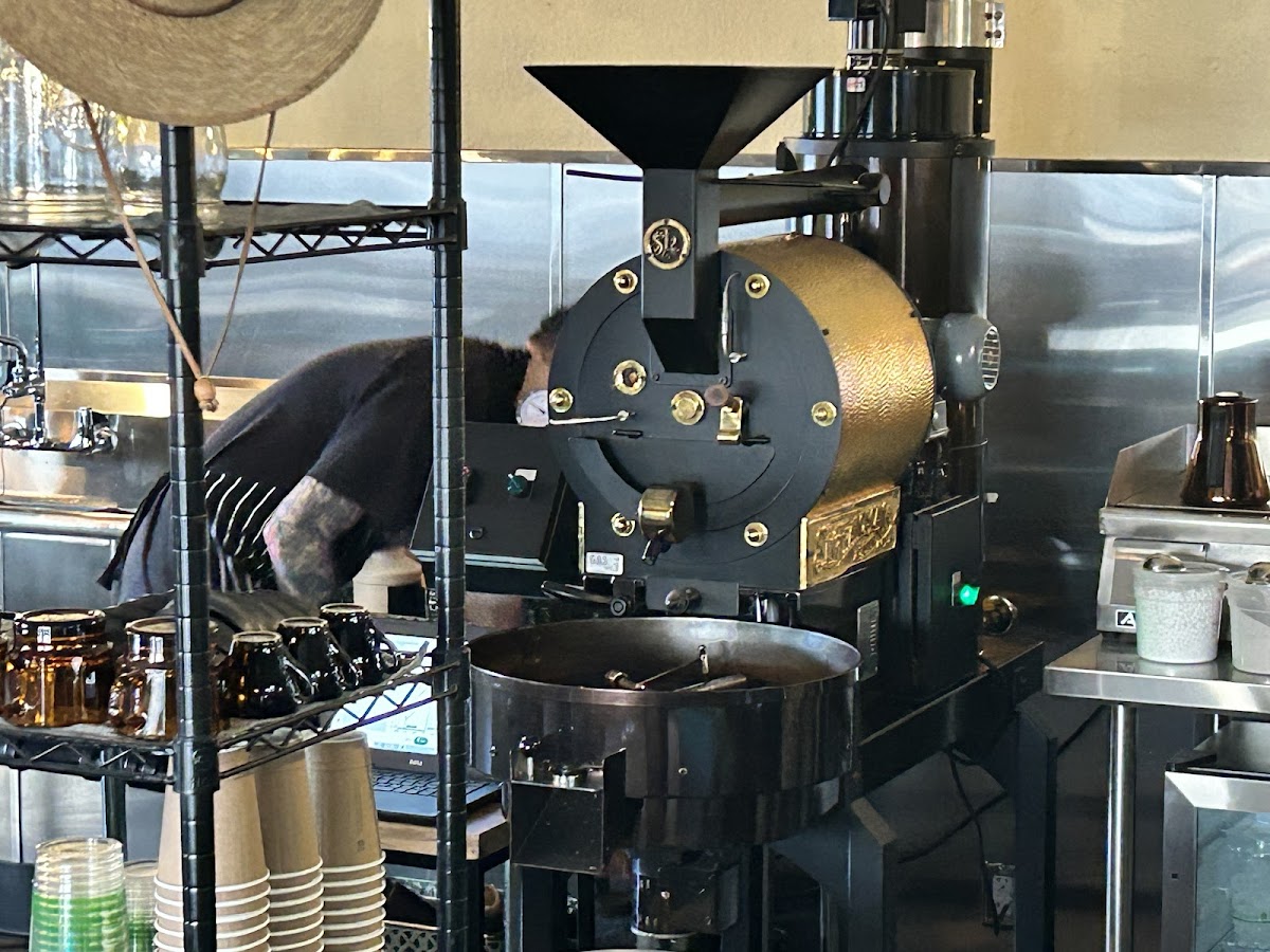 Yaw Farm Coffee Roaster - Photo 8
