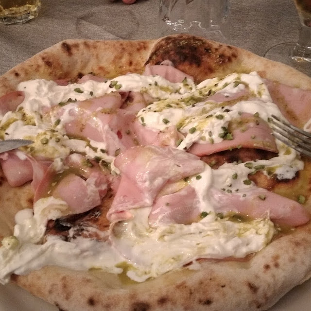 Pizza Mortadella E Stracciatella