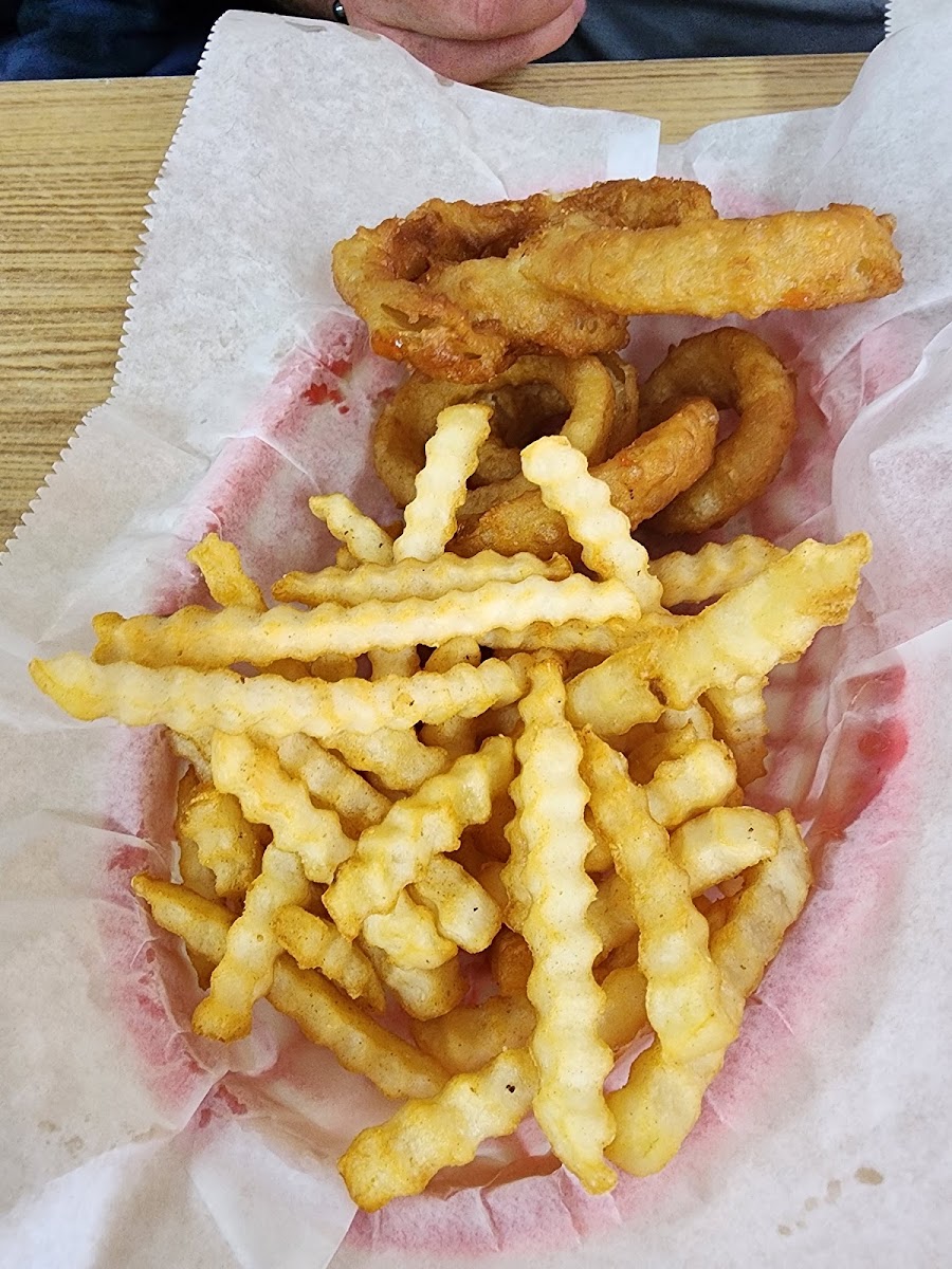 Mac's Drive-Inn - Photo 9