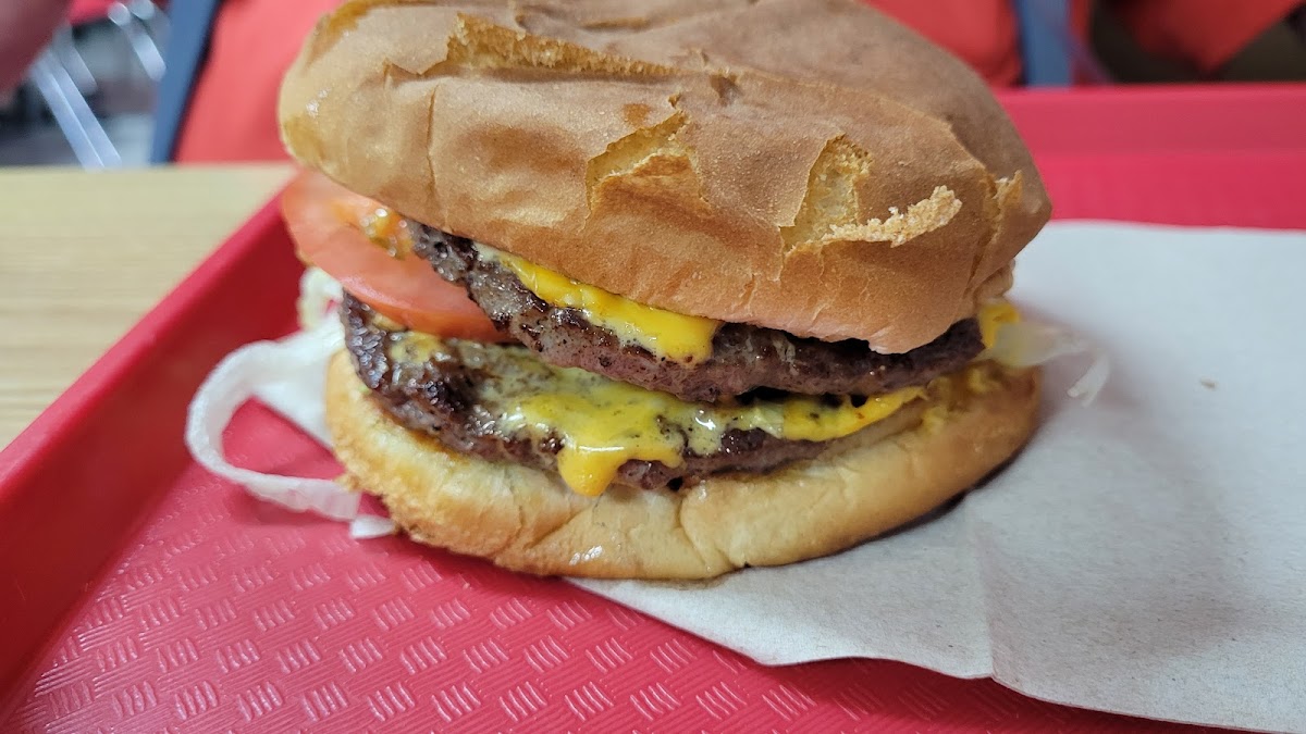 Mac's Drive-Inn - Photo 1
