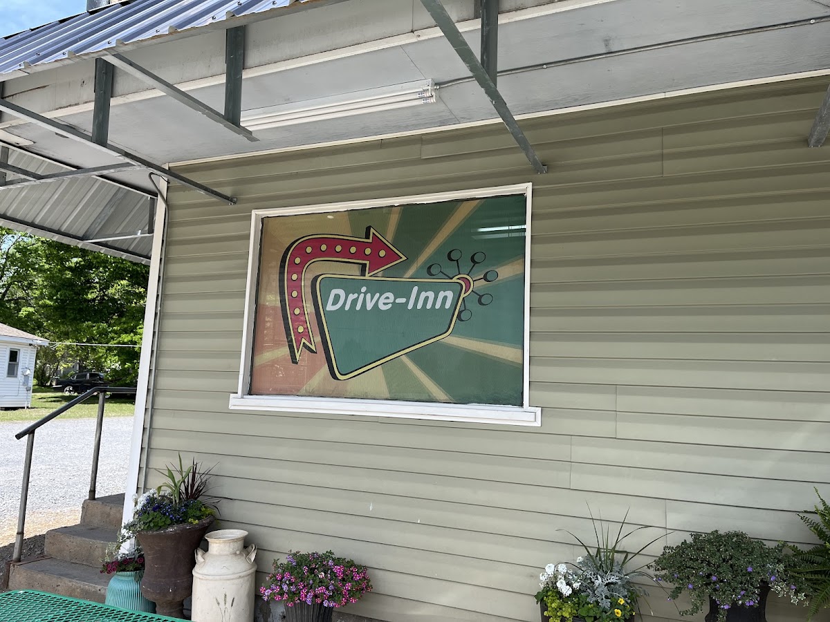 Mac's Drive-Inn - Photo 3