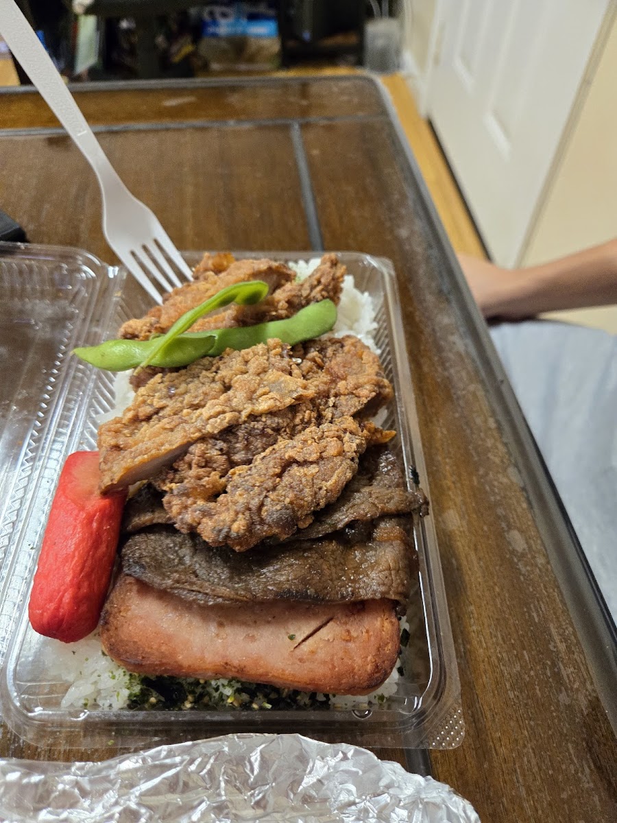 Lunch Box Kitchen of Hawaii - Photo 2