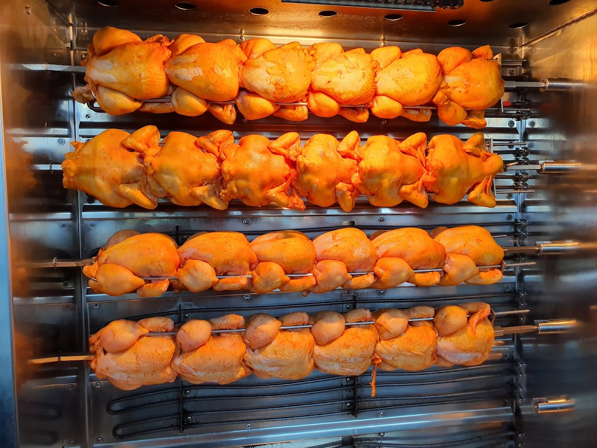Pyramide Grill - Photo 4