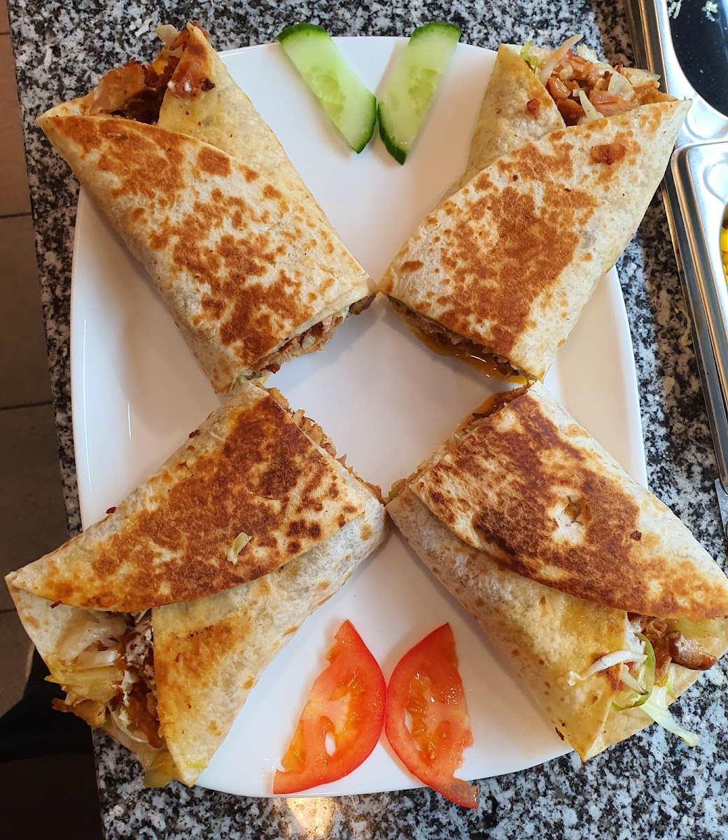Pyramide Grill - Photo 6