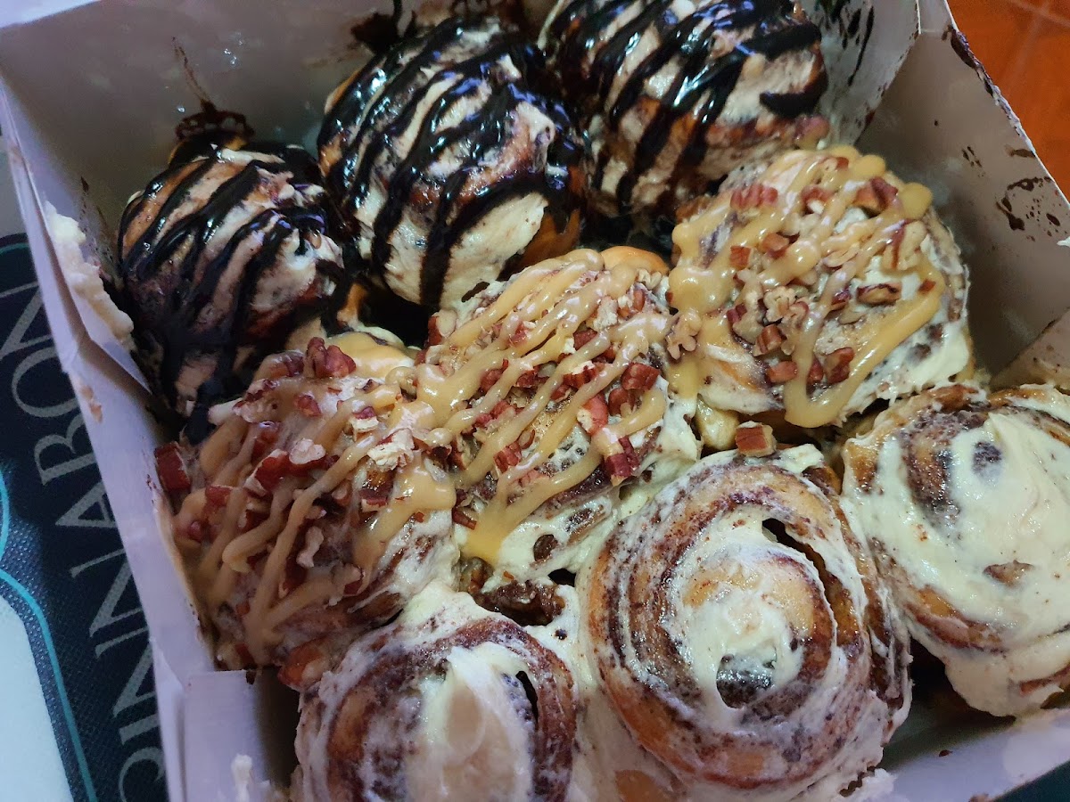Cinnabon Shell Select (NLEX - Northbound)
