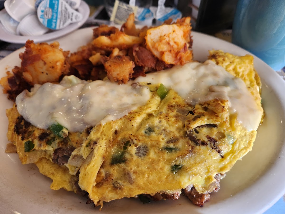 The Cracked Egg Cafe - Photo 2