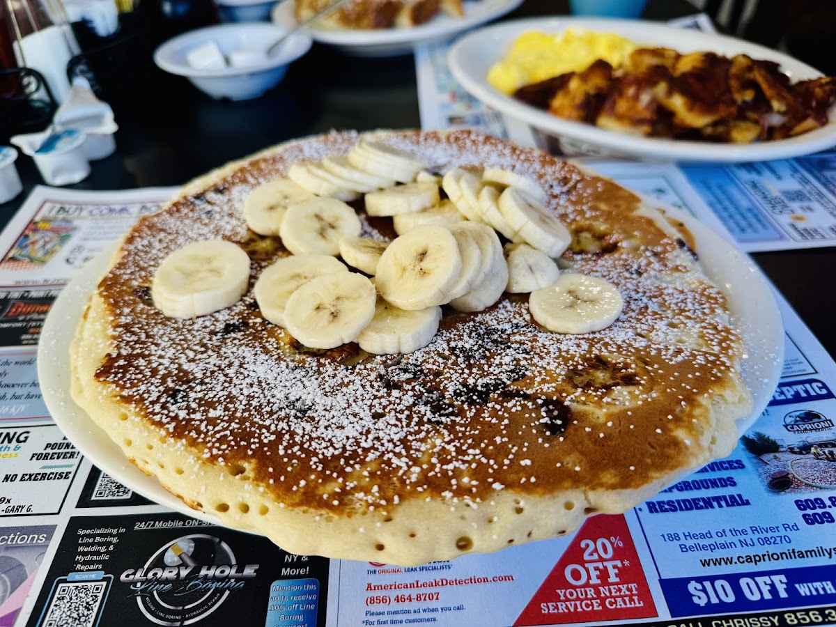 The Cracked Egg Cafe - Photo 7